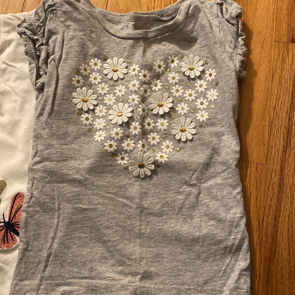 Carters 5T Bundle - Picture 4 of 8